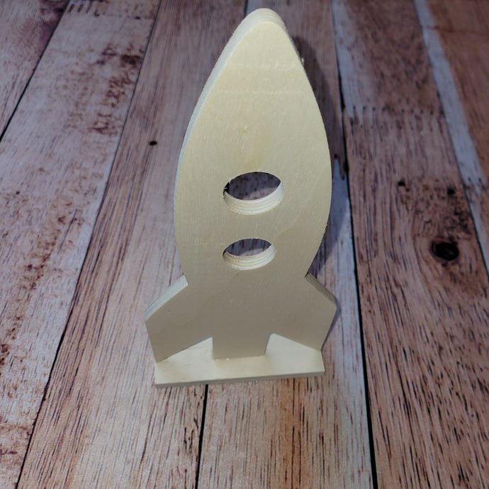 Forme de fusée en bois naturel à peindre