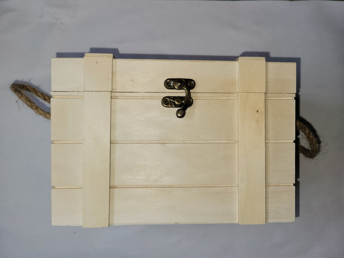 Petit coffre au trésor en bois naturel à peindre