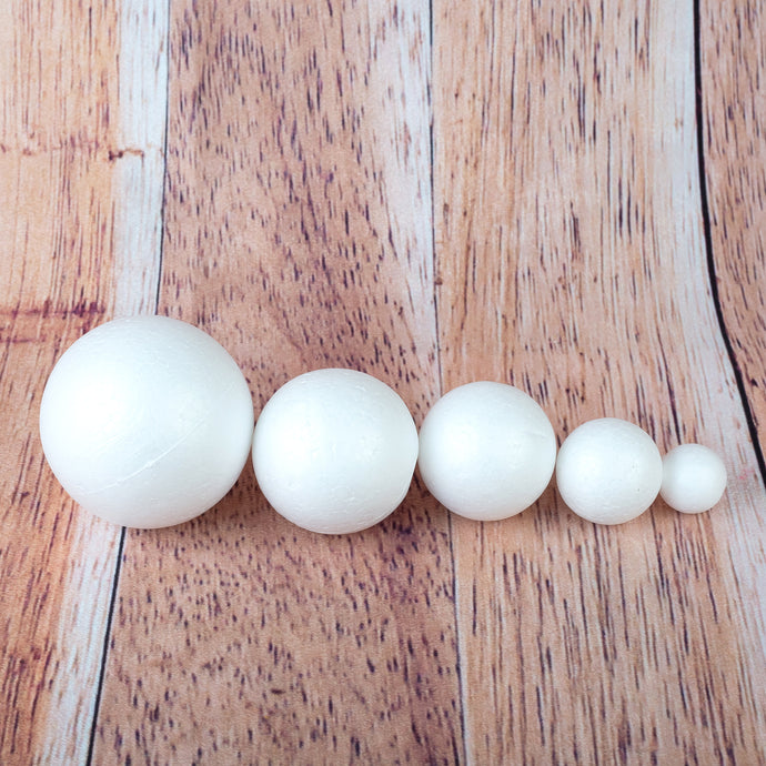 Boules en styromousse - Grandeurs variées