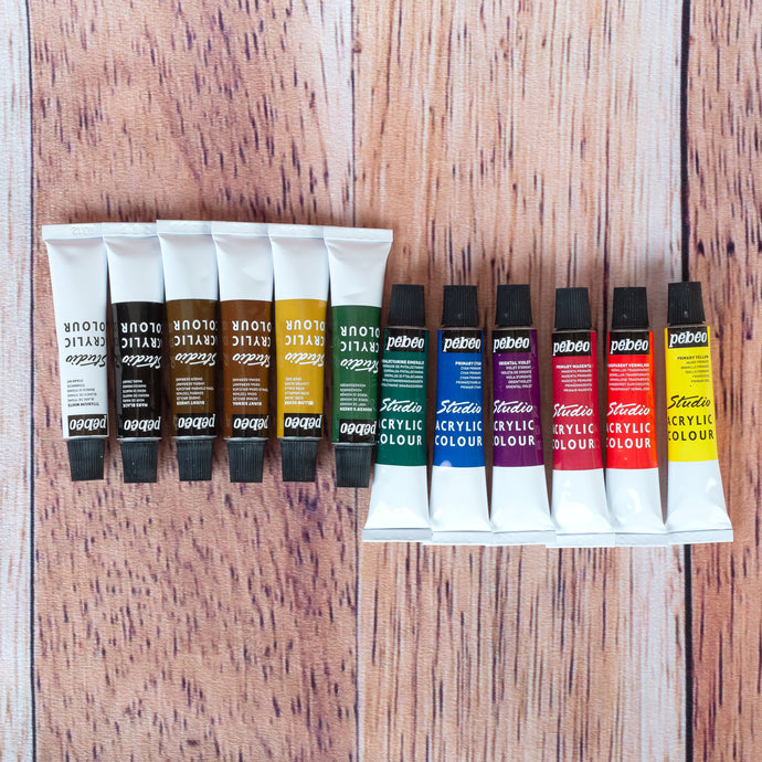 12 petits tubes de peinture acrylique de marque Pébéo