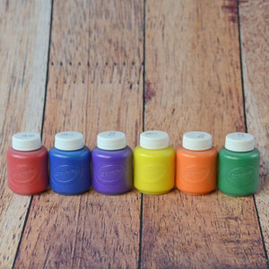 6 petits pots de peinture lavable (gouache) de Crayola - Photo réalisé par Amuzart