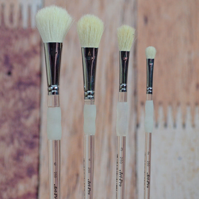 Pinceaux en poils de chèvre - tailles variées (vendu à l'unité)