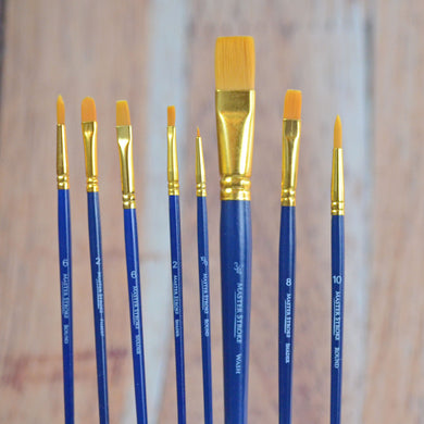 Pinceaux variés en poils synthétiques avec manche en bois court (vendu à l'unité)